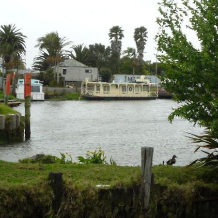 Вилла Blue House Awanui Экстерьер фото